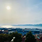 ¡Selecto Apartamento con Vistas a la Ría de Vigo!