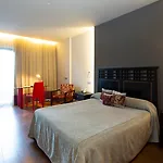 Silken Axis Vigo