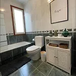 Habitacion Con Bano Privado En El Centro De Vigo - Casa Particular