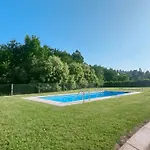 Gran Casa Pareada Con Piscina En Vigo. Playa: 9Min