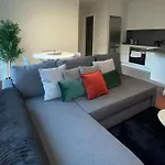 Premium La Farola Vigo Ybh12