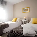 Preciosa Casa Cerca De La Playa De Samil