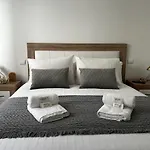 Gris Con Garaje