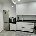 Gris Con Garaje