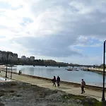 Amplio Apartamento Con Terraza En Bouzas, Cerca De La Playa.