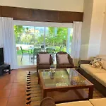 Exclusiva Casa Con Piscina En La Mejor Zona De Vigo