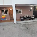 Casa Maximo En Vigo Con Patio Y Aparcamiento