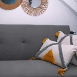 Centrico Luminoso Y Acogedor By Cabana Rentals