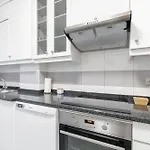 Encantador Piso Con Parking By Cabana Rentals