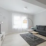 Luminoso Y Moderno En Vigo By Cabana Rentals