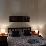 Apartamento antiguo de dos habitaciones