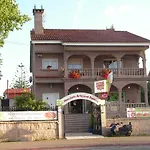 Piso Chalet En Playa Samil