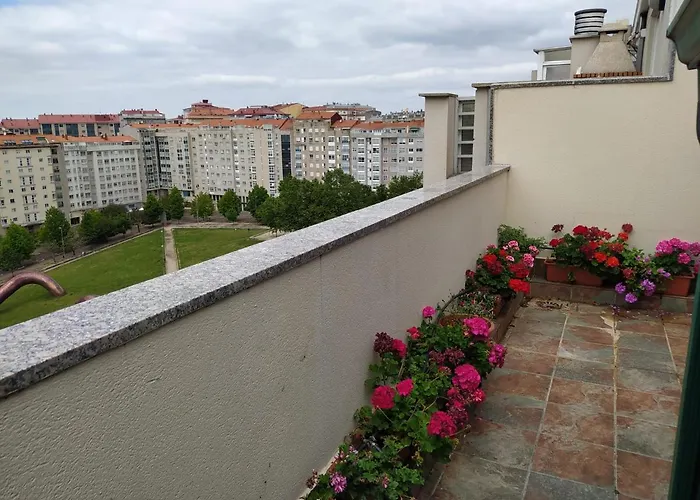 Duplex amplio,parking WiFi, 2 terrazas, bien conectado con playas, zona segura