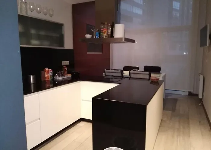 Apartamento Modernista con Garaje