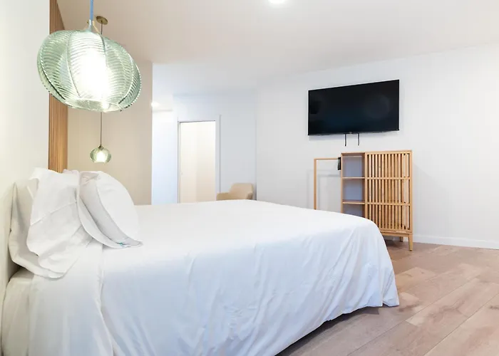 Apartamentos Turisticos Fatima, En El Centro De Vigo