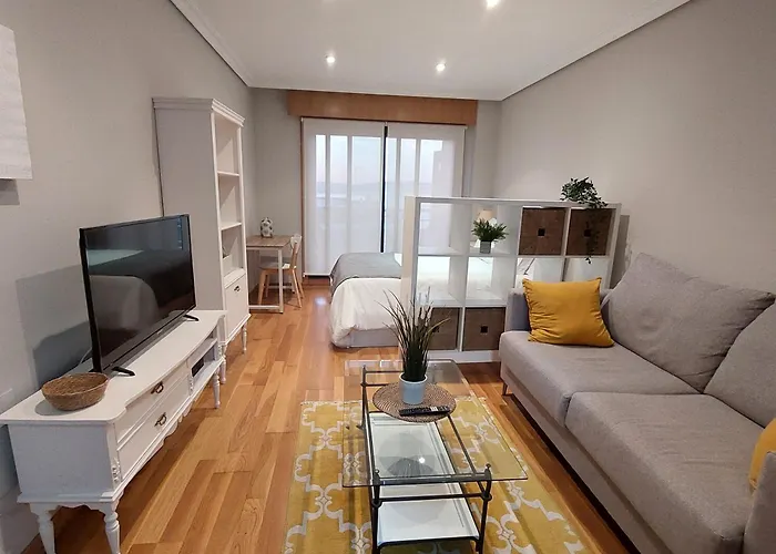 Estudio Centrico Con Garaje Y Vistas Al Mar.
