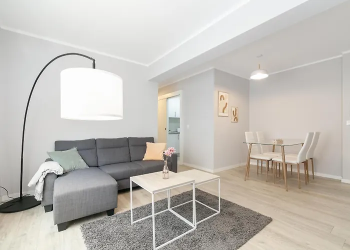 Luminoso Y Moderno En Vigo By Cabana Rentals
