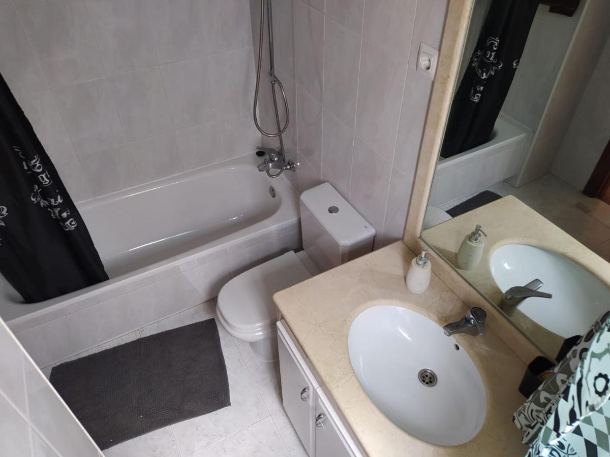 Duplex Amplio,parking Wifi, 2 Terrazas, Bien Conectado Con Playas, Zona Segura Apartamento Vigo