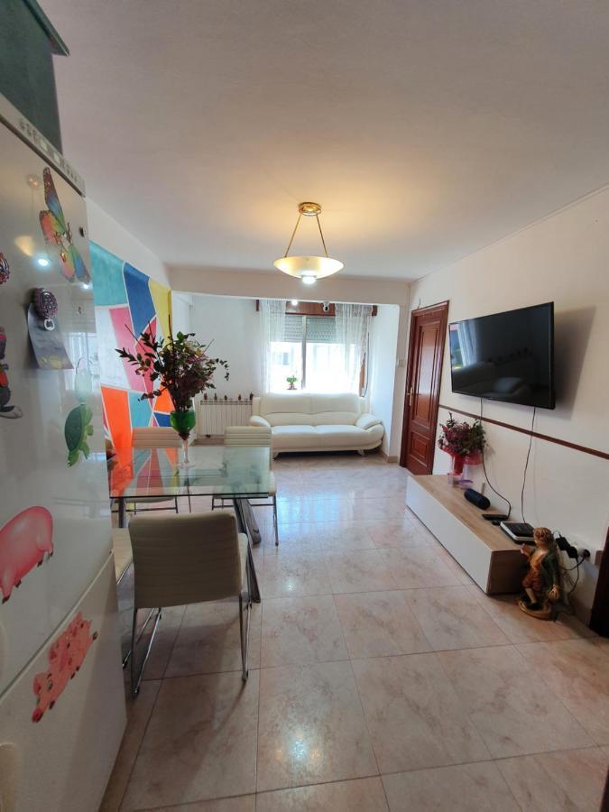 Amigos Y Familias Apartamento *