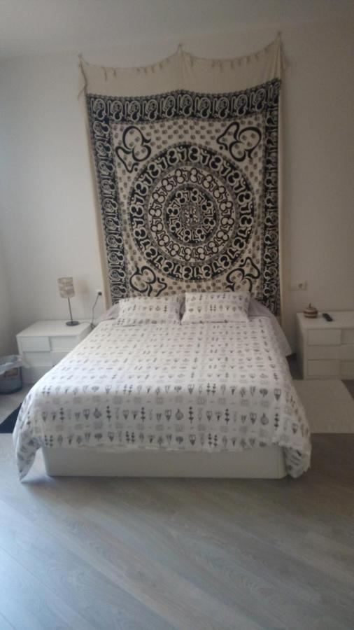 Apartamento Modernista Con Garaje