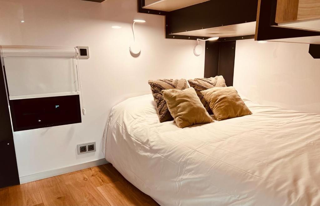 Different Charter Hotel en barco