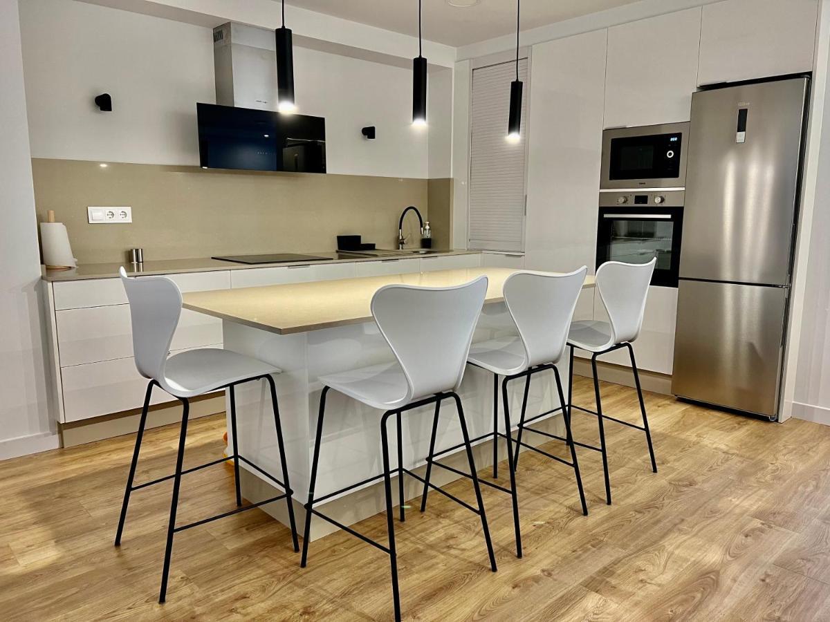 Piso Exclusivo En Céntrico, Negocios, Confort * Vigo