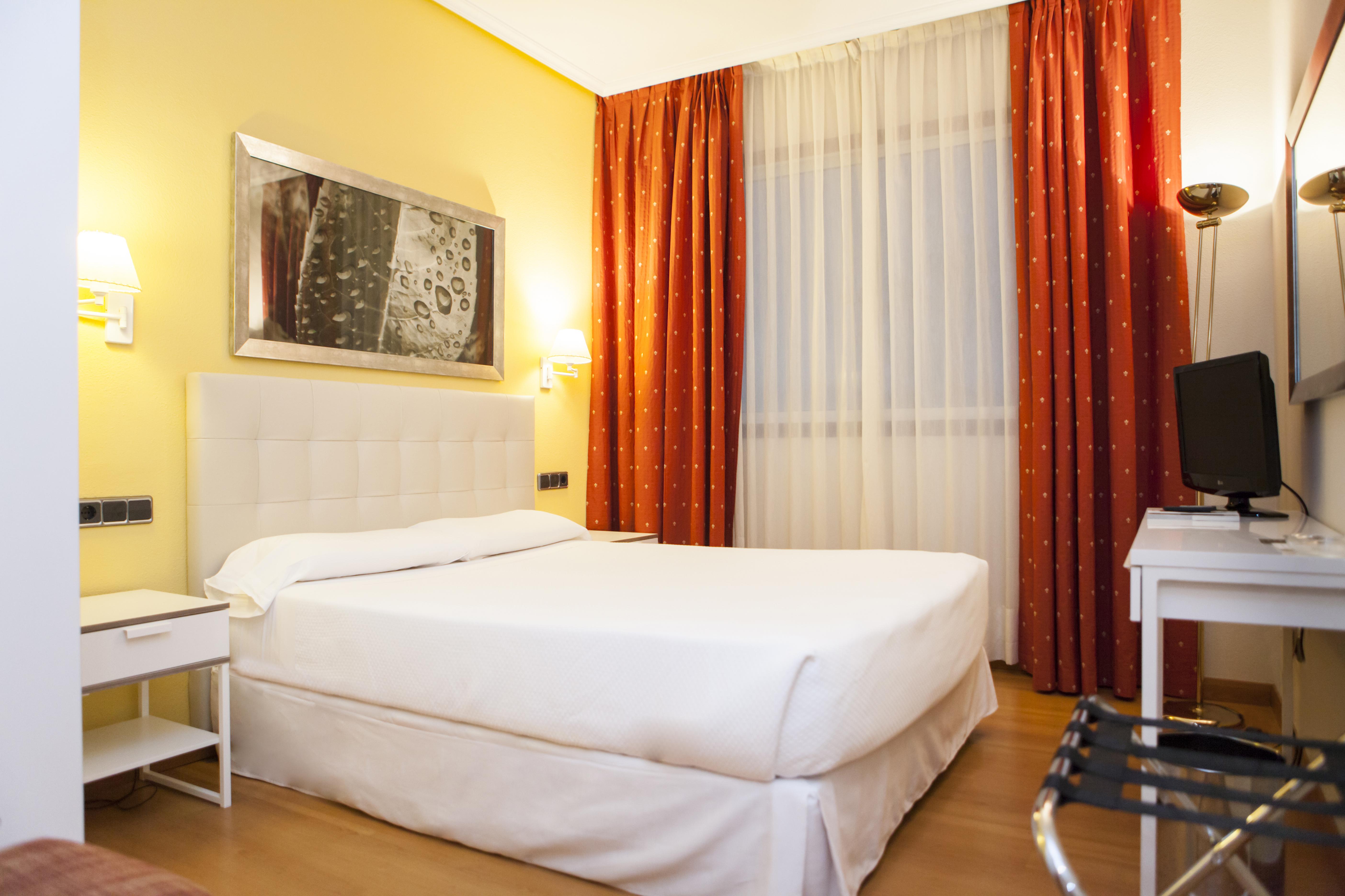 Hotel Sercotel Tres Luces 3*