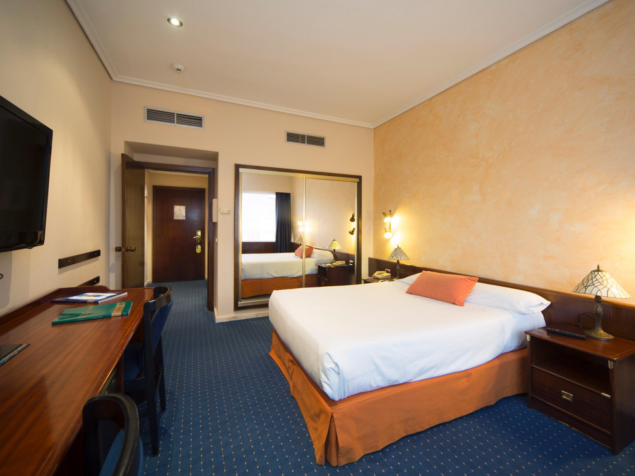 Bahia De Hotel 4*