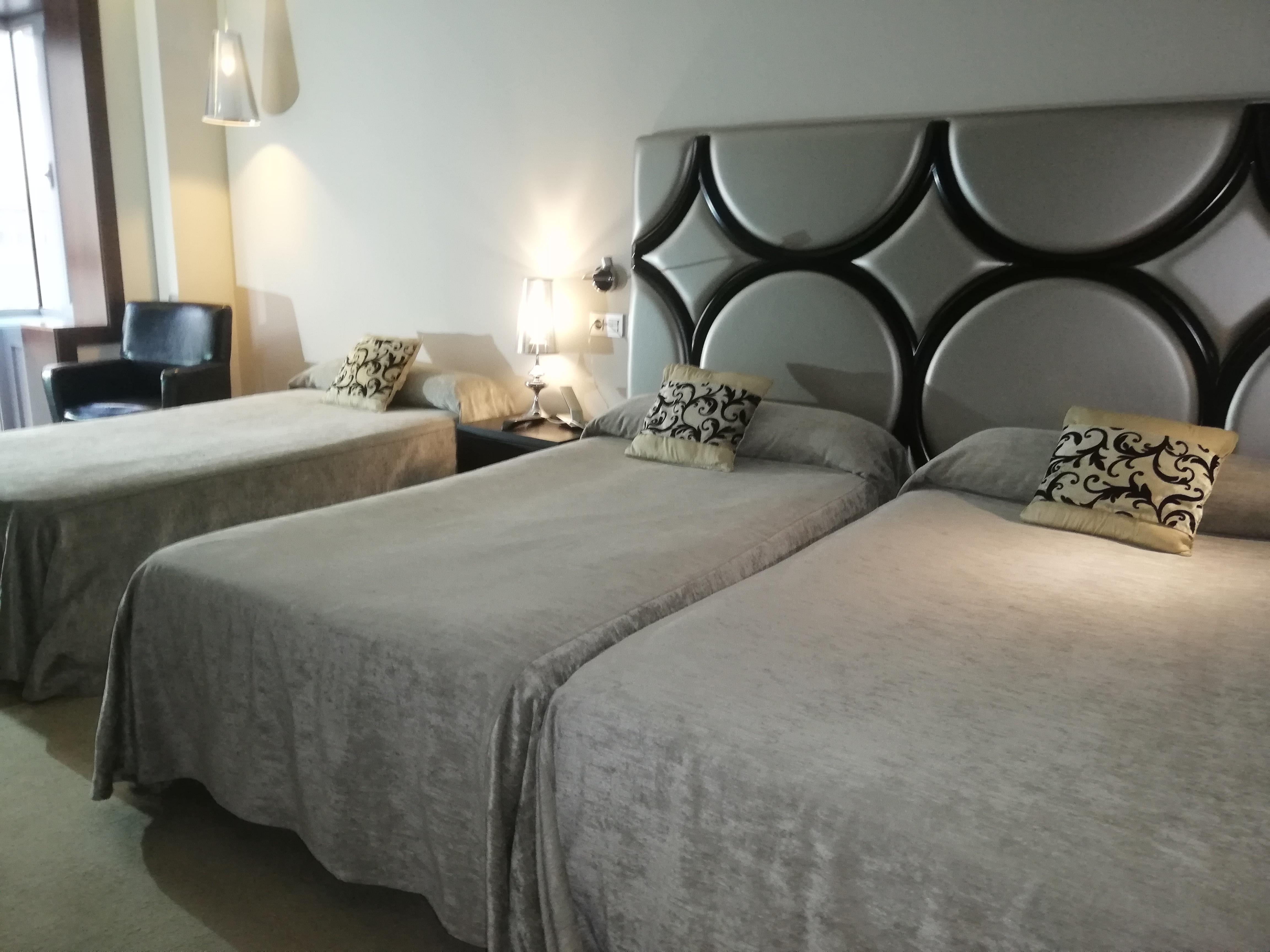 Silken Axis 4*