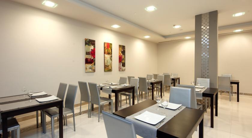Silken Axis Hotel 4*