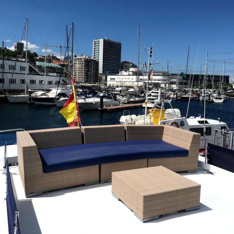 Don Maximo Hotel en barco *