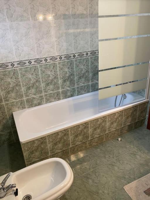 “ledicia”, Piso En Alquiler Apartamento *