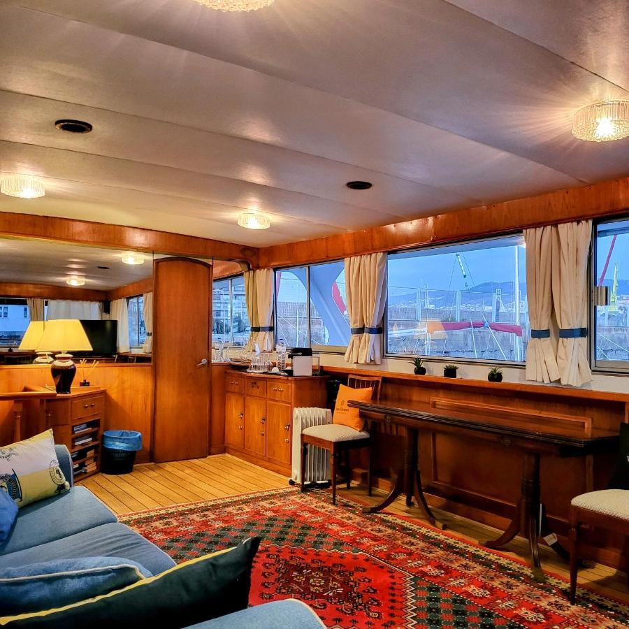 Hotel en barco Don Maximo *