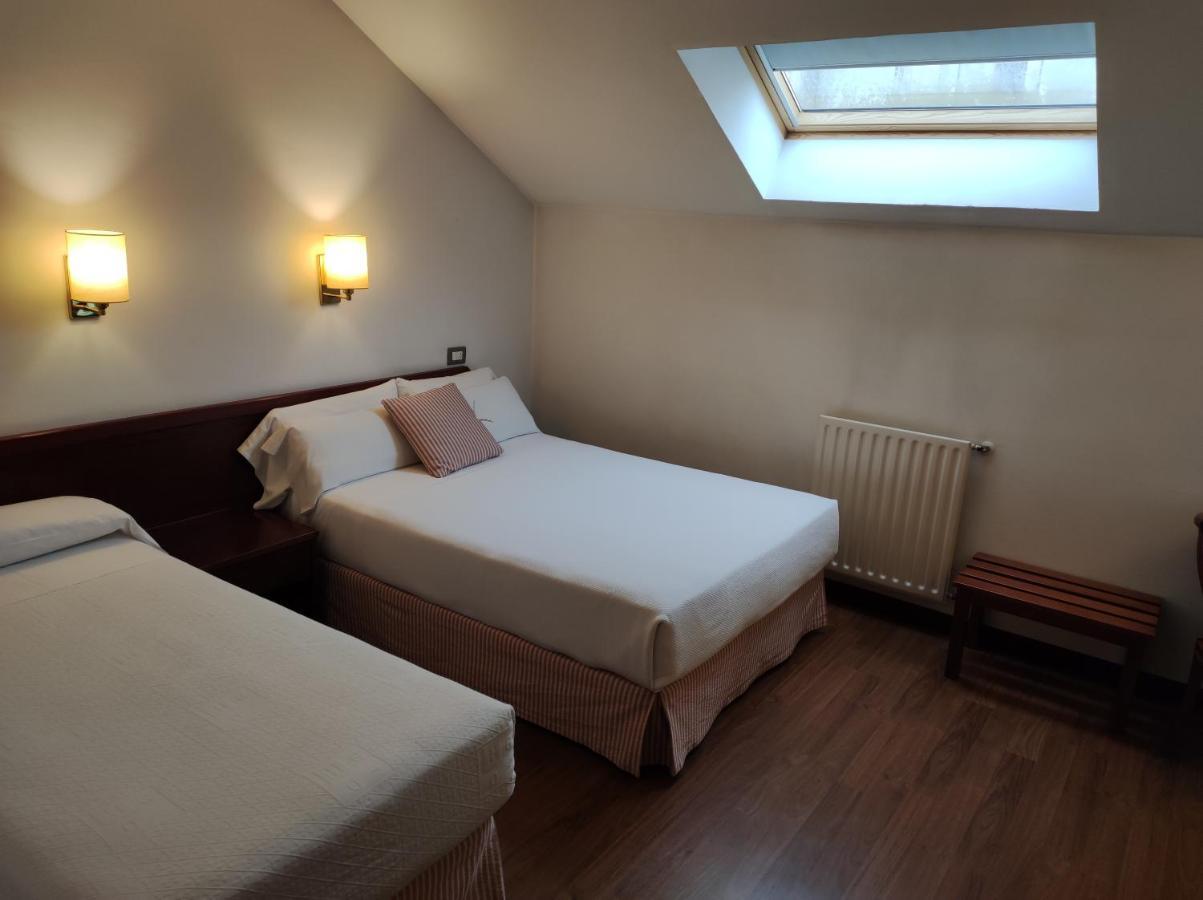 Hotel Compostela 2*