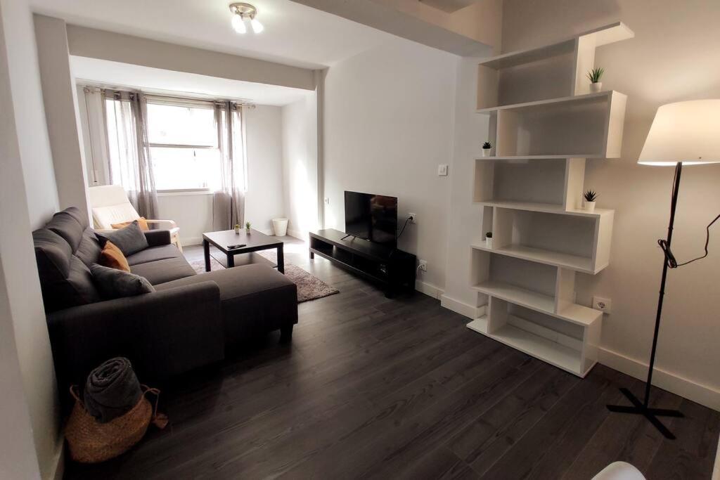 Apartamento Espacioso Piso Con Garaje Cerca Del Centro De Vigo