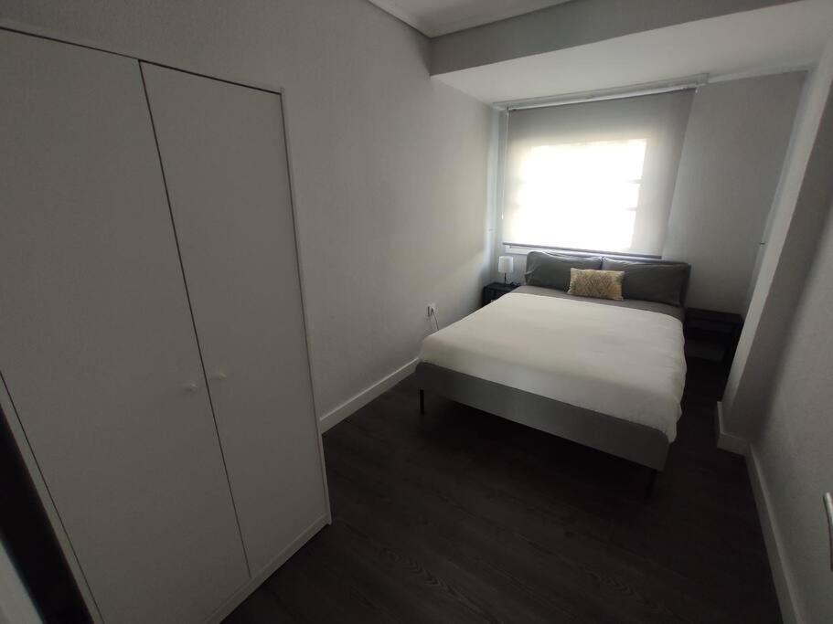 Apartamento Espacioso Piso Con Garaje Cerca Del Centro De *