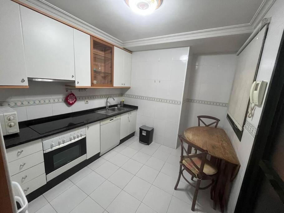 Apartamento Piso En Bouzas Con Vistas A La Ria *
