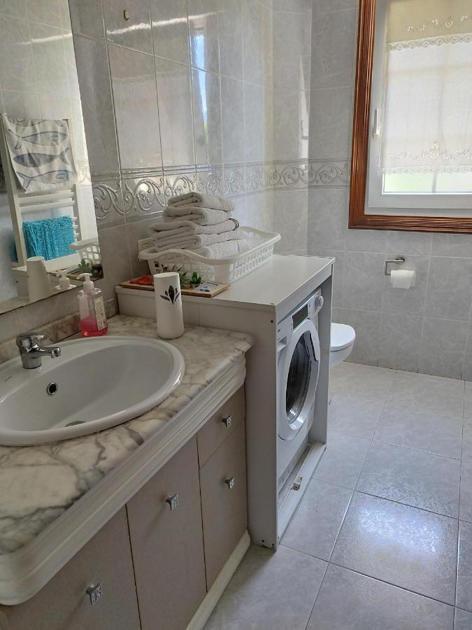 Piso En Playa Samil Apartment *