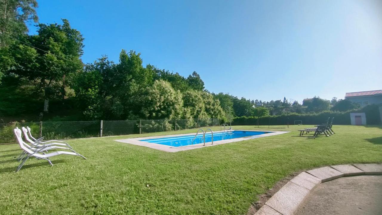 Сasa de vacaciones Gran Casa Pareada Con Piscina En Vigo. Playa: 9min *