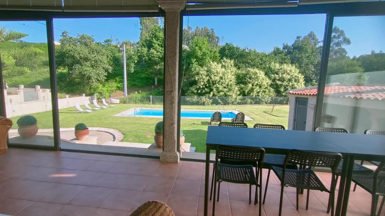 Gran Casa Pareada Con Piscina En Vigo. Playa: 9min Holiday home Vigo