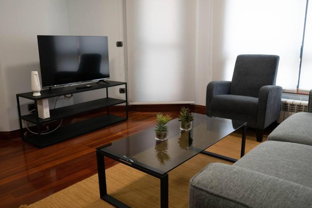 1 Apartment *