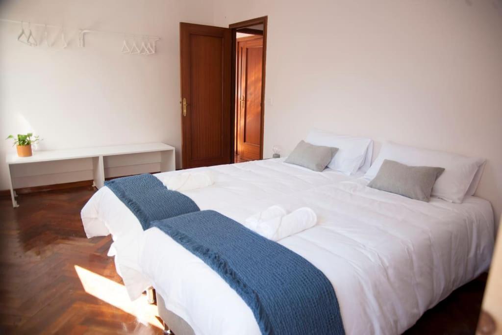 Casa Amplia, Confortable, Centrica By Prishomes Holiday home