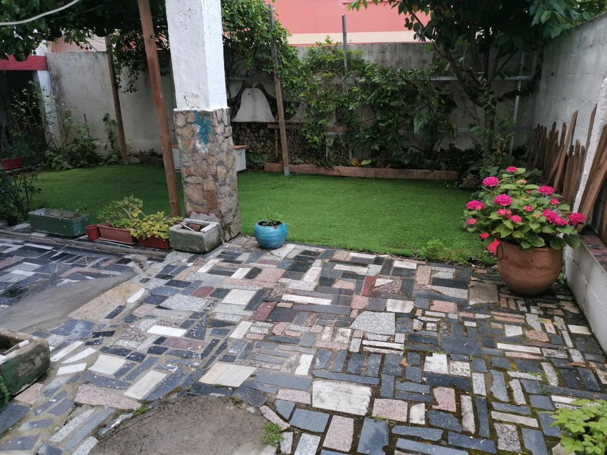 Planta Baja De Casa Con Patio * Vigo