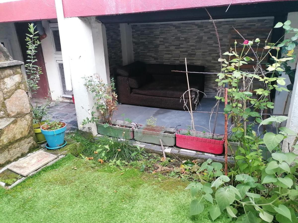 Planta Baja De Casa Con Patio * Vigo