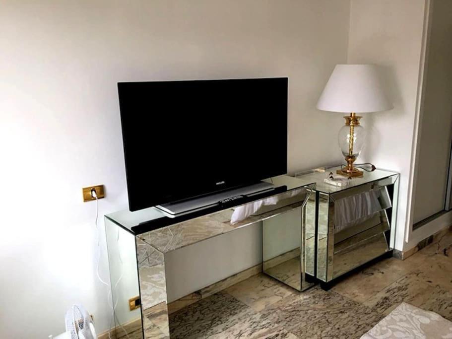 Elegancia Y Confort En El Centro Apartamento *