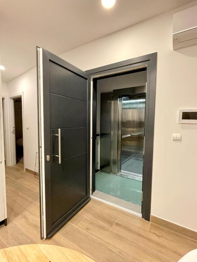Black Con Garaje Apartment *