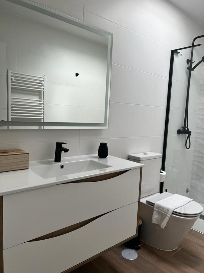 Black Con Garaje Apartment