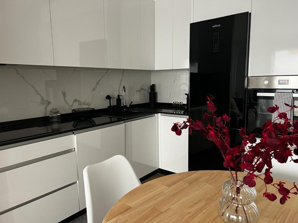 Black Con Garaje Apartment Vigo