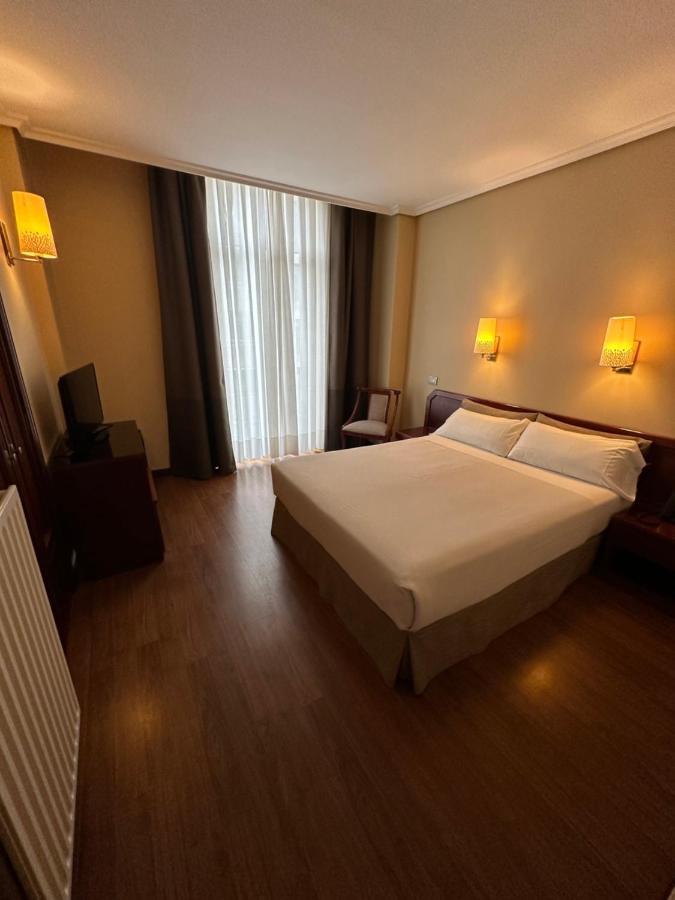 Hotel Compostela