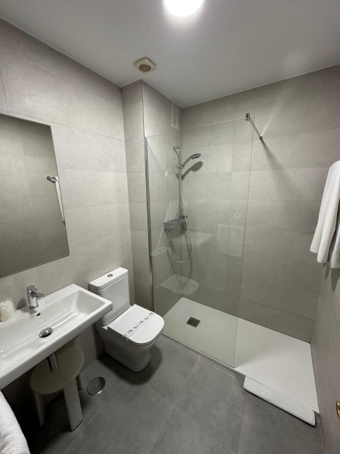 Hotel Compostela 2*